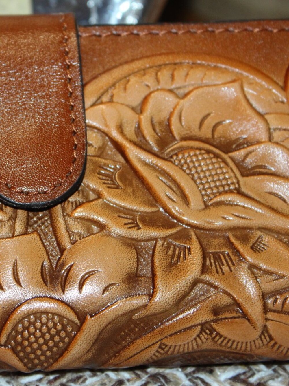 NWT Patricia Nash Tinchi crossbody & tooled wallet set. NICE! - Picture 11 of 16